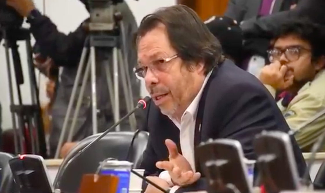 "Los vendedores ambulantes existen a causa de la pobreza", anota Lorduy 10 "Los vendedores ambulantes existen a causa de la pobreza", anota Lorduy 11