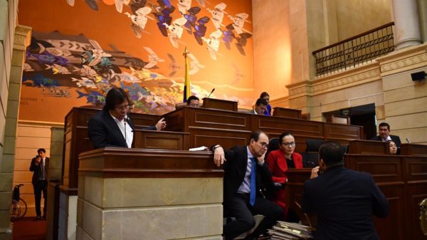 Con amplio respaldo iniciativa de titulación de predios de Char y Lorduy pasa en plenaria de Cámara 3 Con amplio respaldo iniciativa de titulación de predios de Char y Lorduy pasa en plenaria de Cámara 4