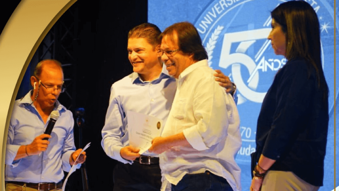 Cesar Lorduy, egresado del año en la Universidad de la Costa 1