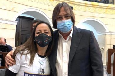 Cesar Lorduy junto a Johana Jiménez