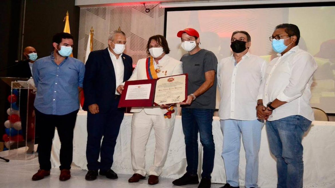 Representante Cesar Lorduy recibe reconocimiento del Congreso 1